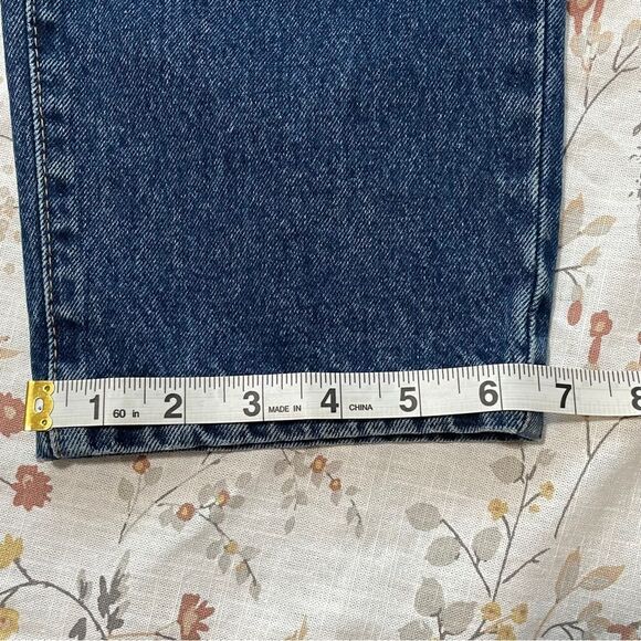 Relaxed Fit Mom Jeans - Picture 15 of 15